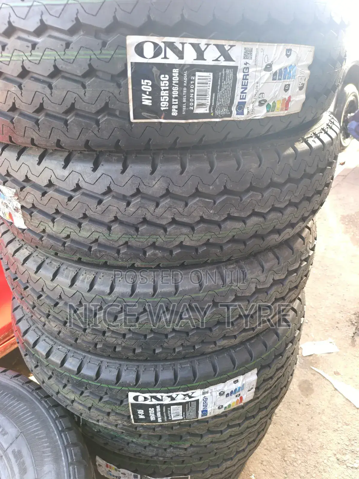 195/R15c Onyx