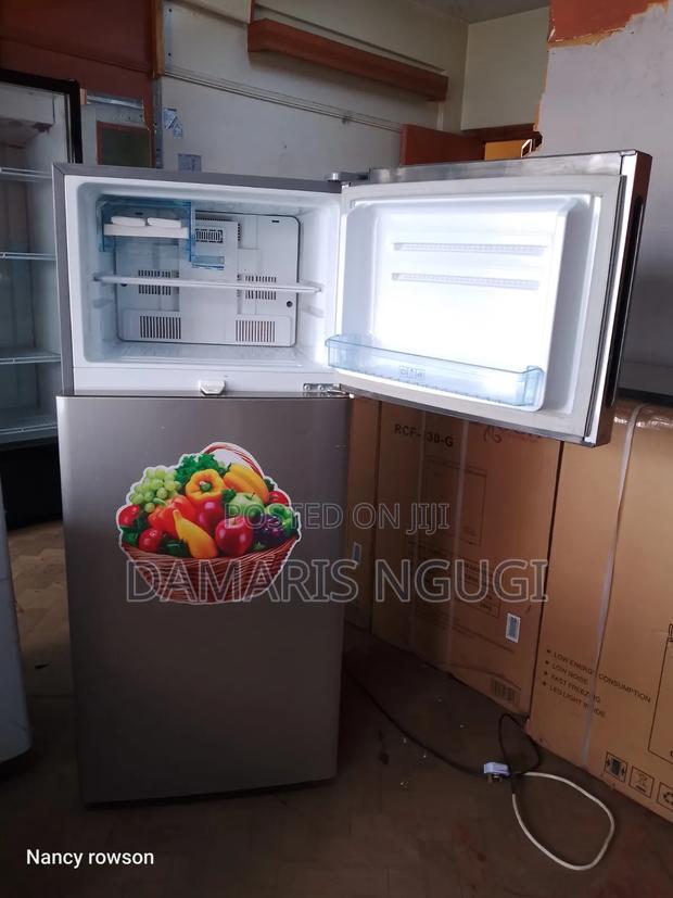 Von Hotpoint Top Freezer Mount Refrigerator - thumbnail 2