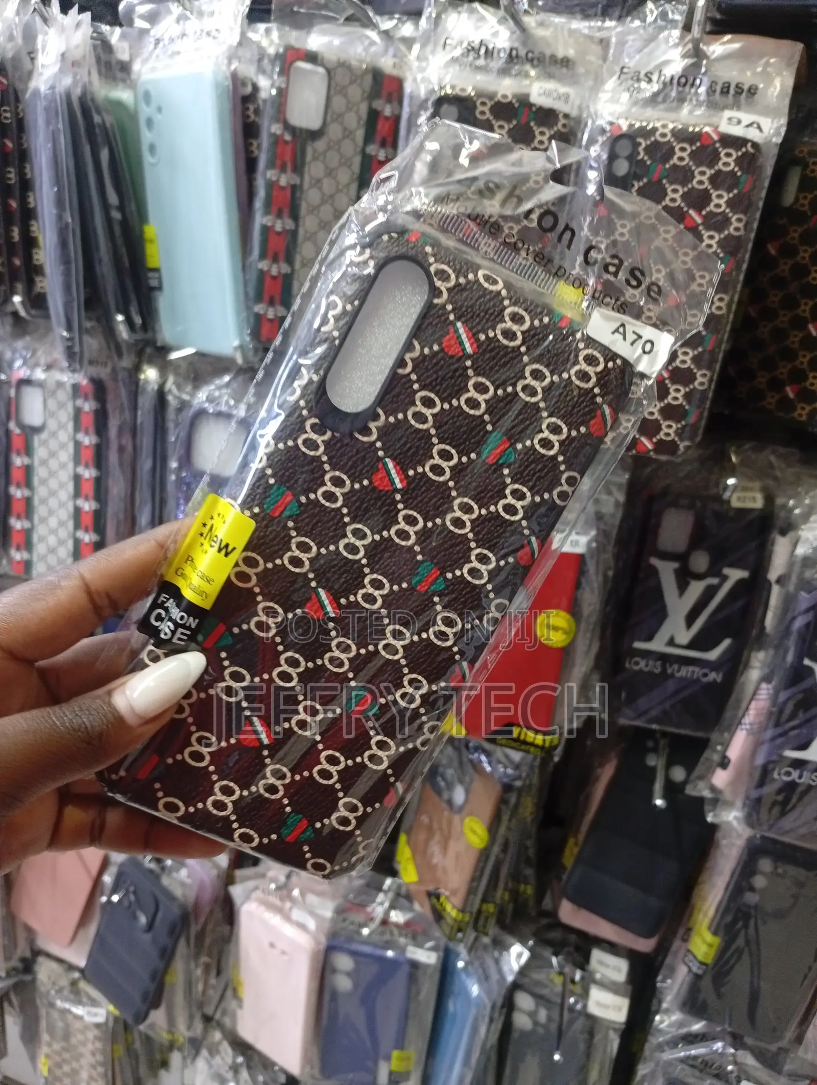 Generic Silicone Case Gucci Patterns for the Samsung Galaxy A70.