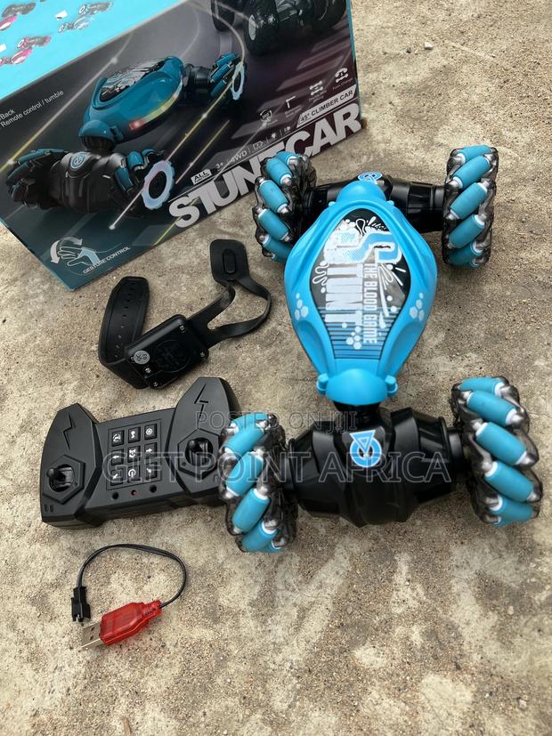 Rechargeable Stunt Toy Car for Kids With Finger Gestures Watch - thumbnail 2