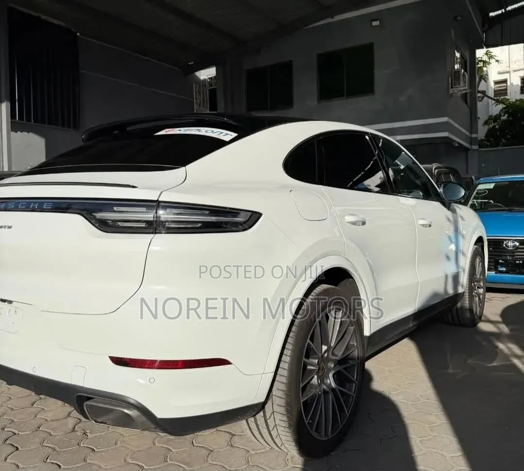 Porsche Cayenne S AWD 2019 White