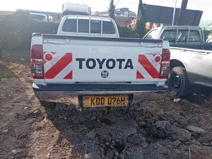 Toyota Hilux 2014 White