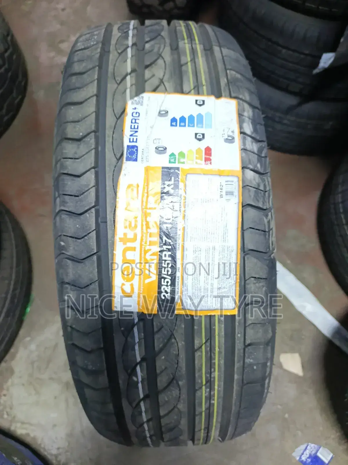 225/55r17 Centara