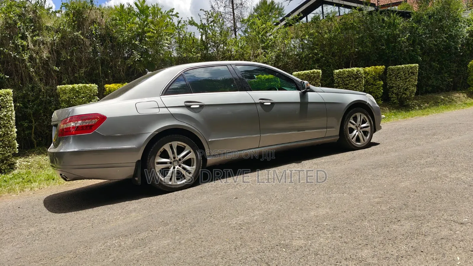 Mercedes-Benz E200 2010 Gray