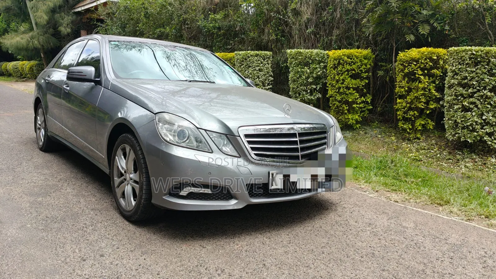 Mercedes-Benz E200 2010 Gray