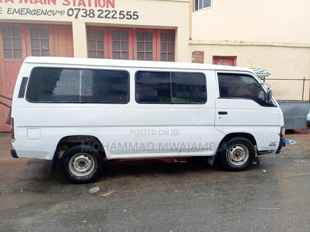 Nissan Caravan (Urvan) 2009 White