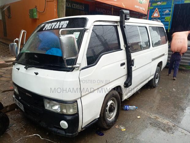 Nissan Caravan (Urvan) 2010 White