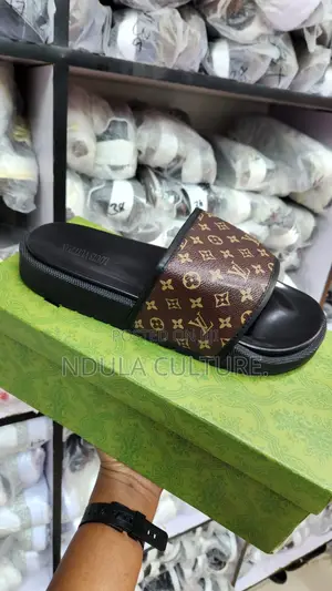 Sandals ,Designer House Verssace //Gucci Slip Ons Sandals