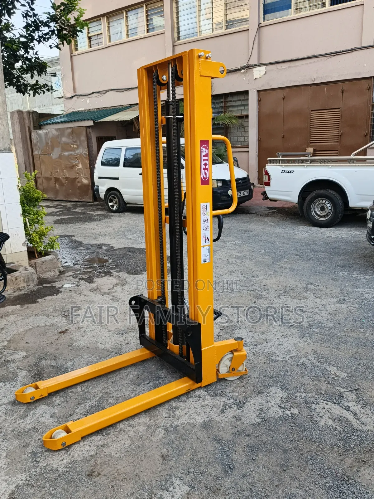 1.5 Tone Manuel Stacker