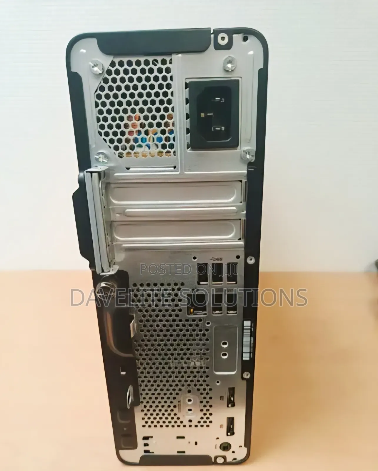 Desktop Computer HP 8GB AMD Ryzen 5 SSD 256GB