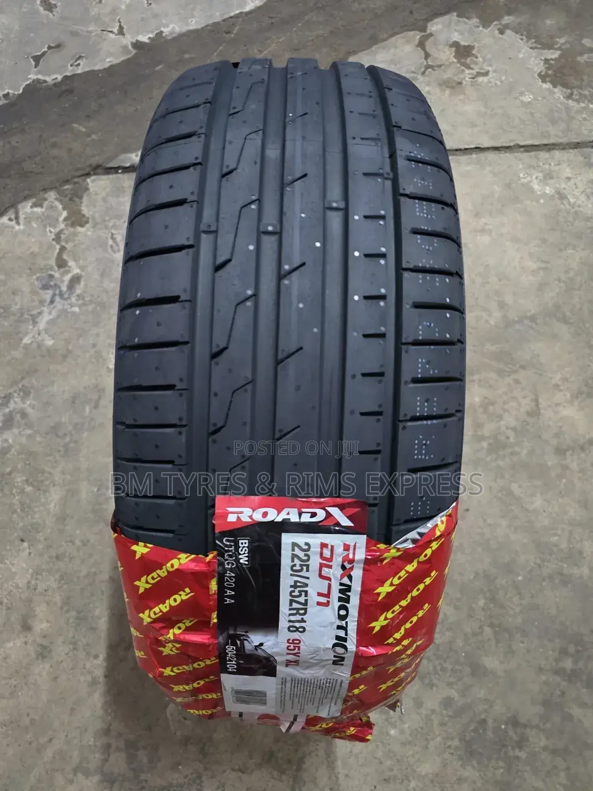 225 /45 R18 Roadx Tyres.(Du71)