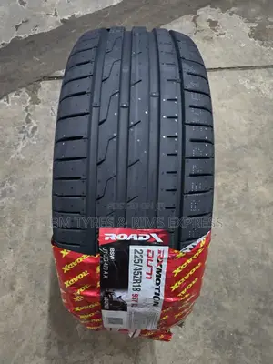 225 /45 R18 Roadx Tyres.(Du71)
