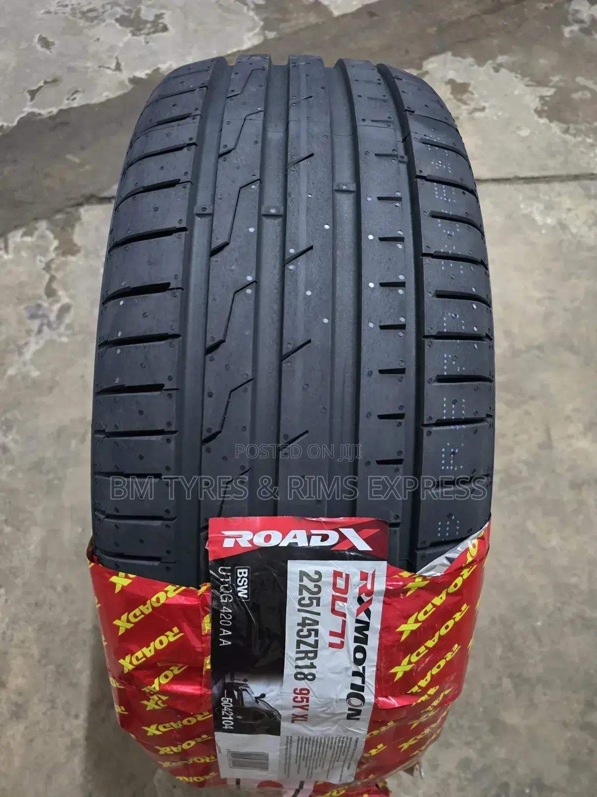 225 /45 R18 Roadx Tyres.(Du71)
