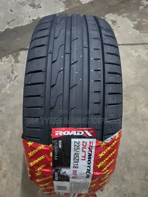 225 /45 R18 Roadx Tyres.(Du71)