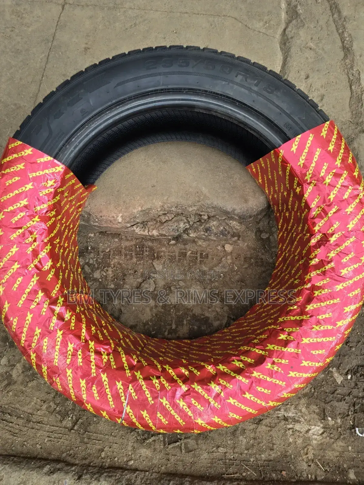 235 /50 R18 Roadx Tyres (Su01).