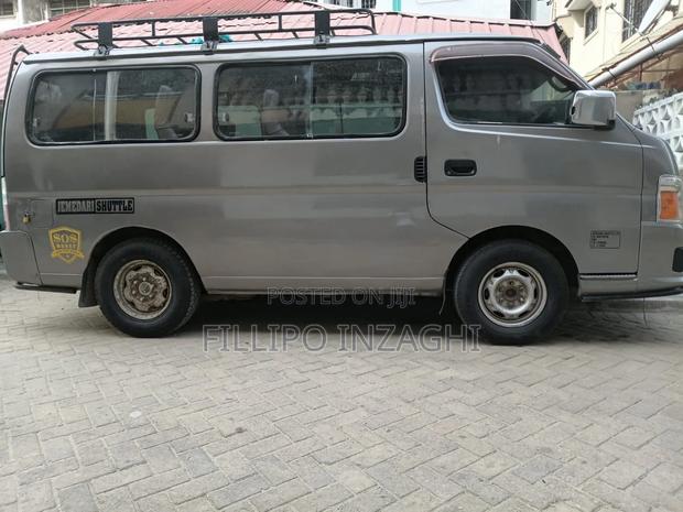 Nissan Caravan (Urvan) 2009 - thumbnail 4