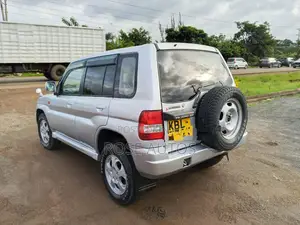 Mitsubishi Pajero 2003 Silver