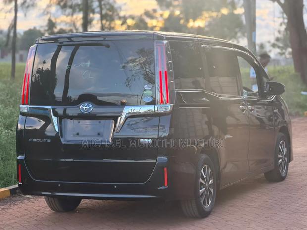 Toyota Esquire 2019 Black - thumbnail 3