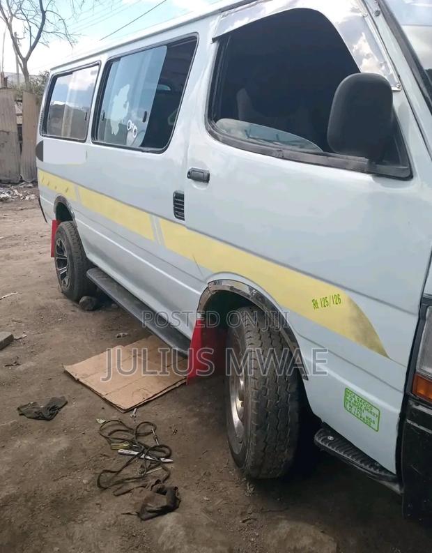 Toyota HiAce 2007 White - thumbnail 3