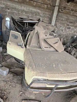 Peugeot 504 2000 Yellow