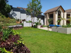 5bdrm Mansion in Call Me, Runda for sale