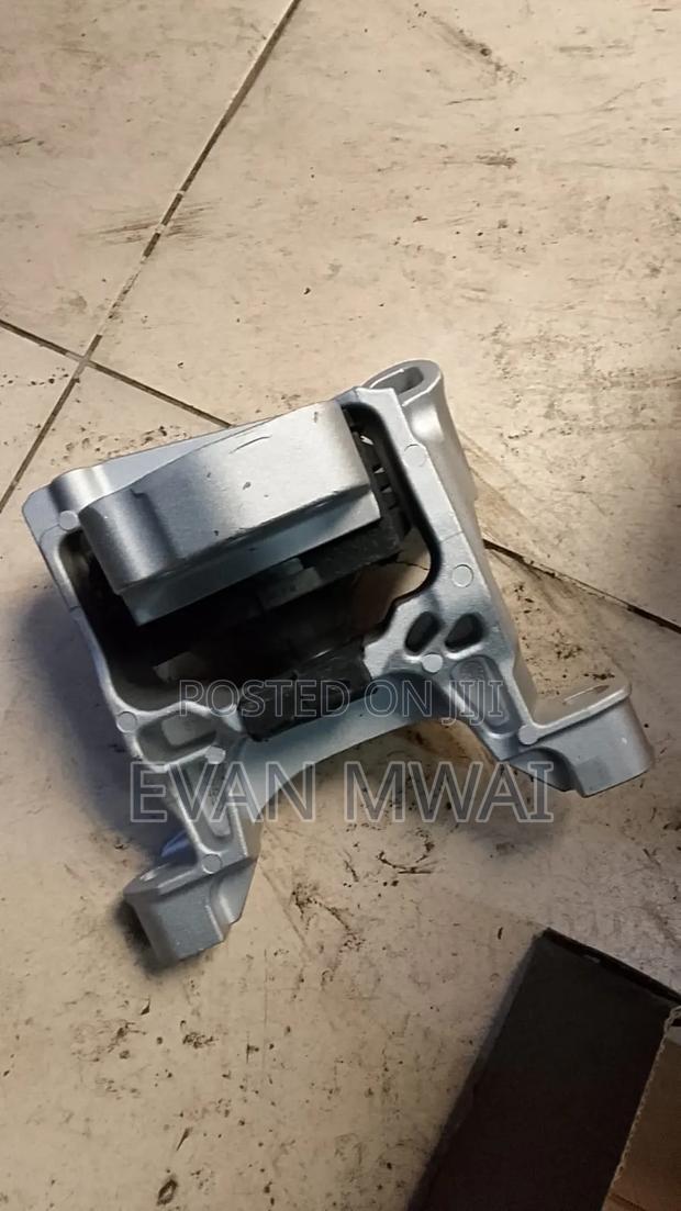 Mazda Cx5 Diesel Engine Mounting Available - main view