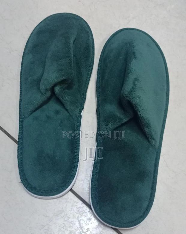Reusable Adult Indoor Sandals - thumbnail 2