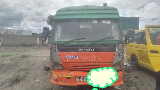 Isuzu NQR 2010 Orange - thumbnail 3