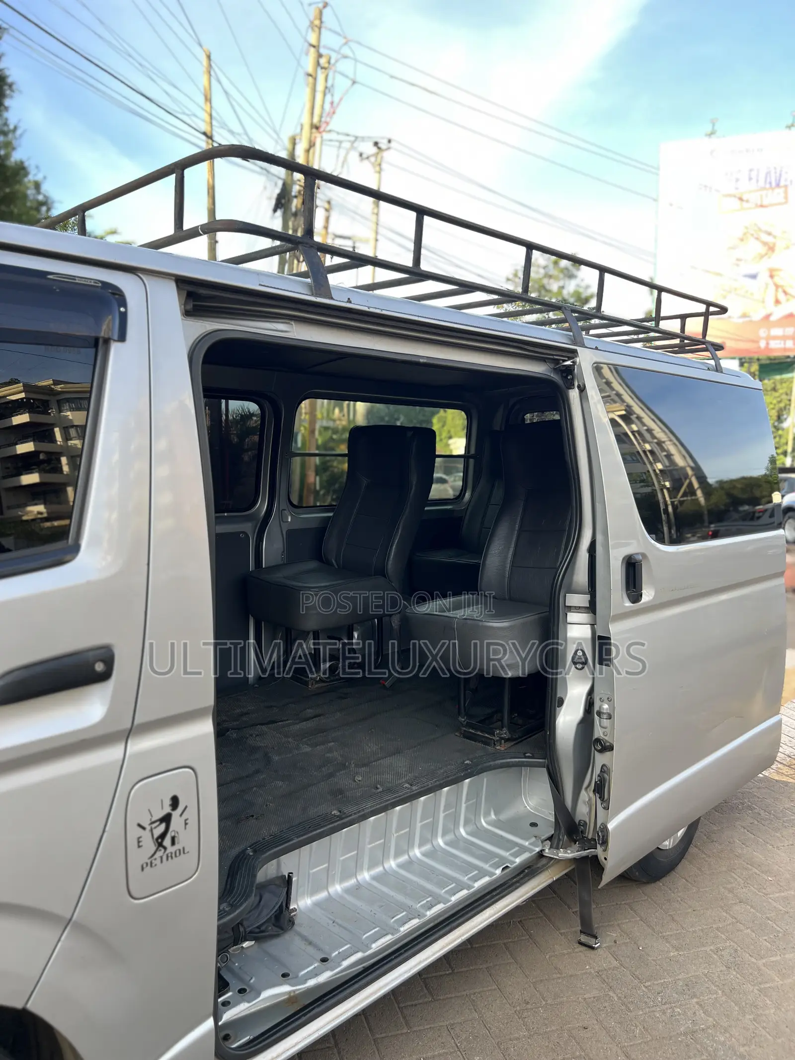 Toyota HiAce 2014 Silver