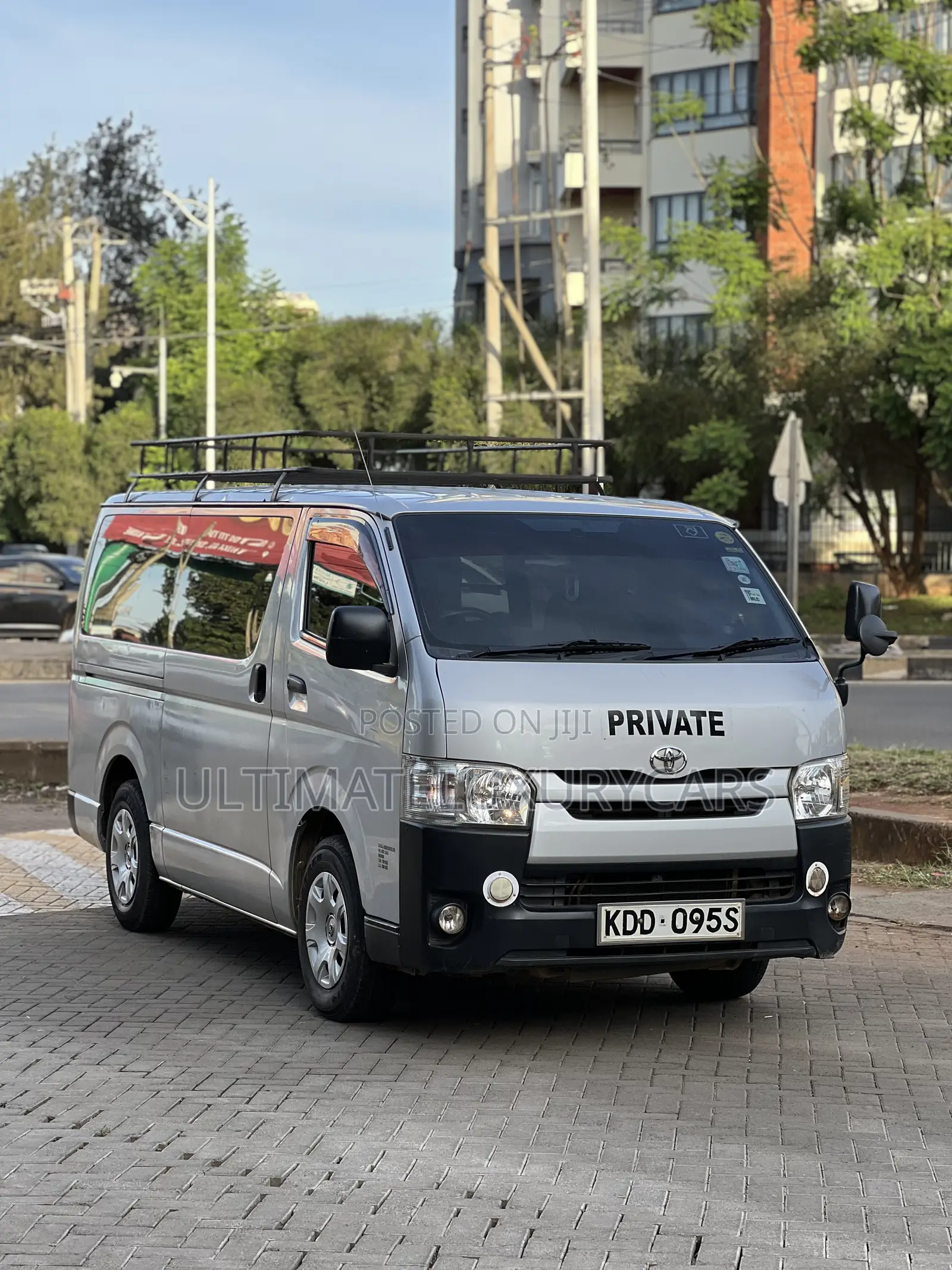 Toyota HiAce 2014 Silver