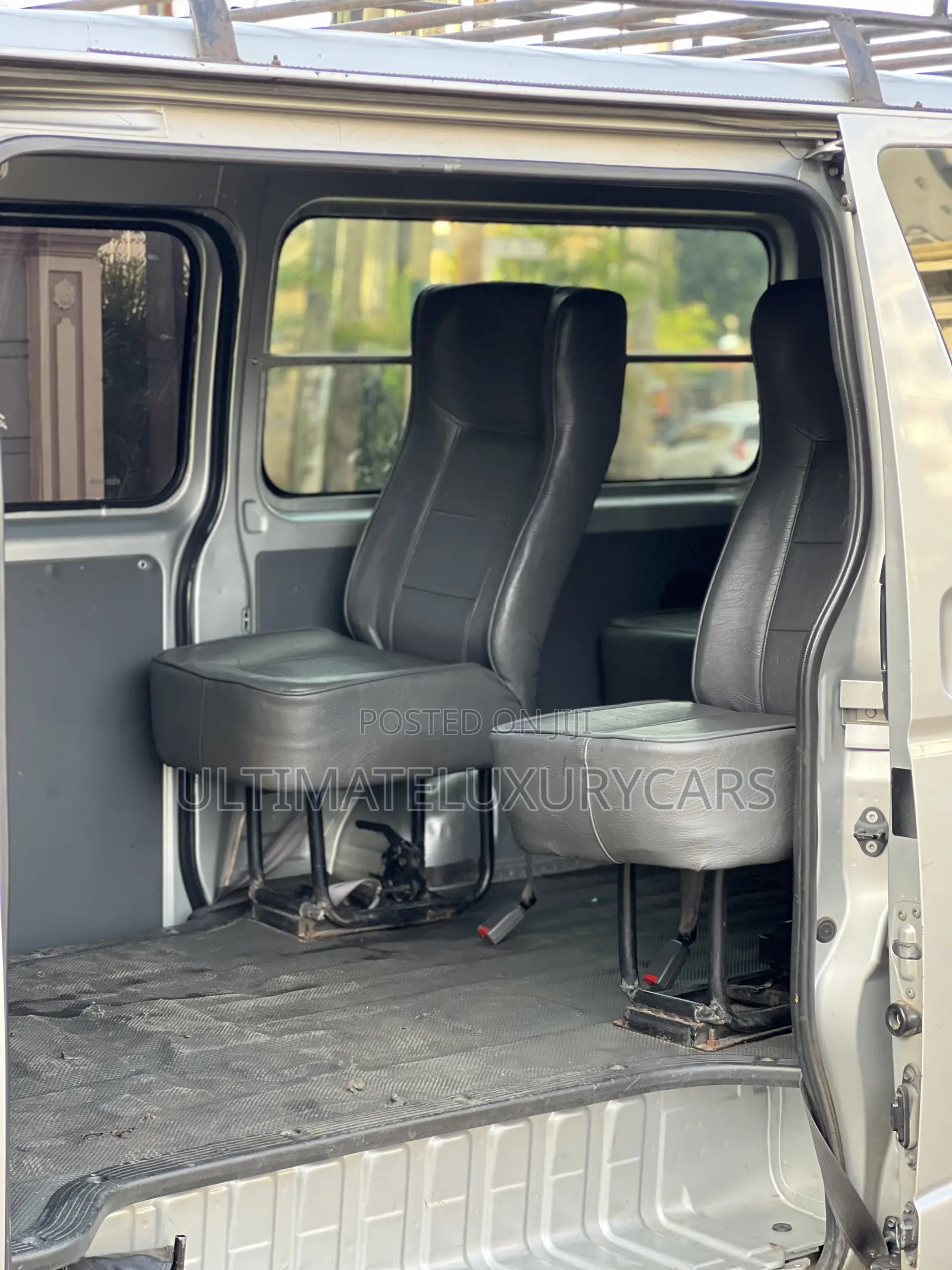 Toyota HiAce 2014 Silver