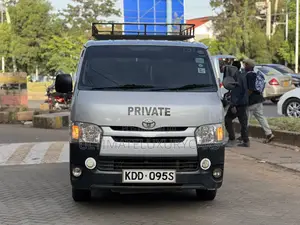 Toyota HiAce 2014 Silver