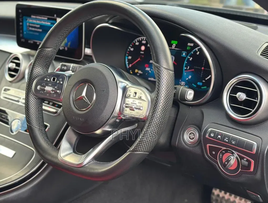 Mercedes-Benz C200 2019 Black