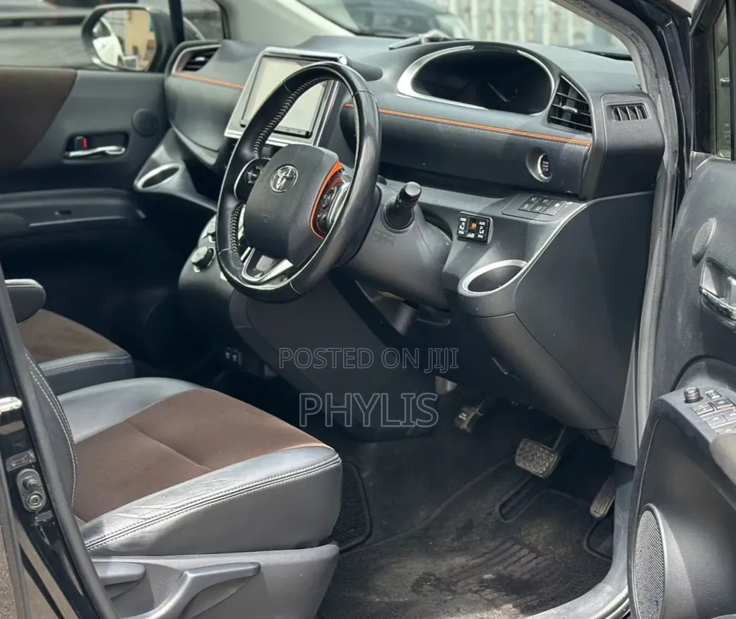 Toyota Sienta 1.5 FWD (6-seater) 2019 Black