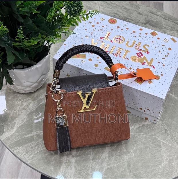 Premium !!Boxed , Louis Vuitton Capucines Bb Handbag - thumbnail 2