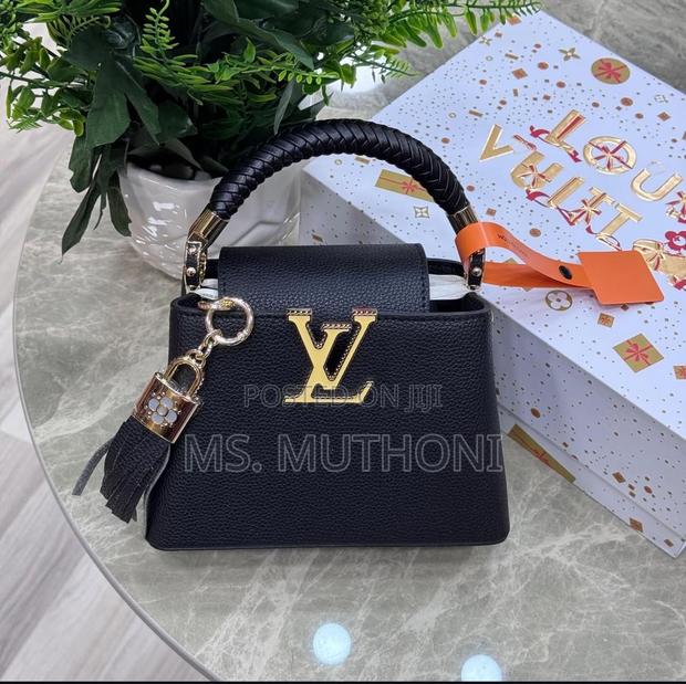 Premium !!Boxed , Louis Vuitton Capucines Bb Handbag - thumbnail 5