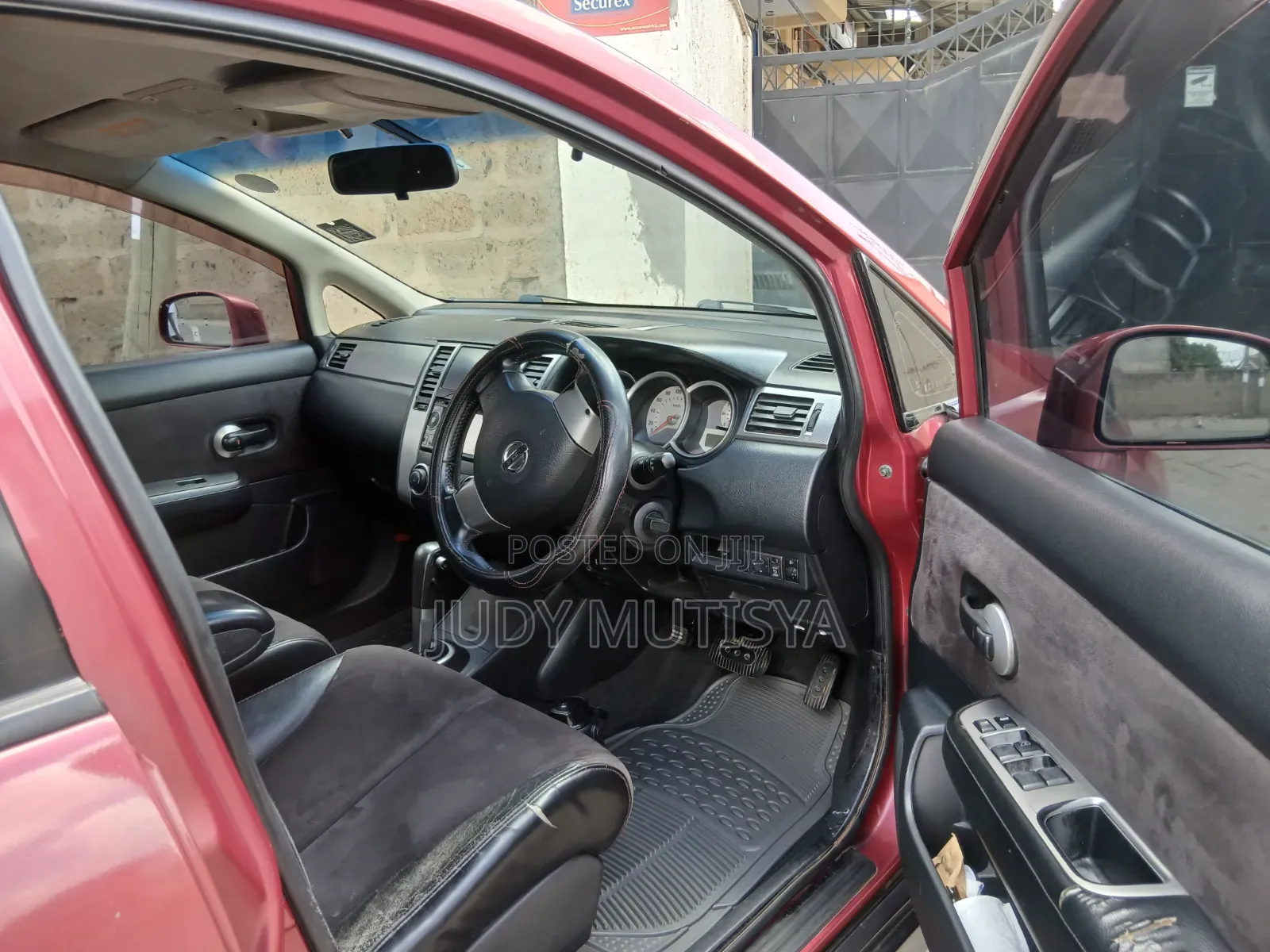 Nissan Tiida 1.6 2008 Red