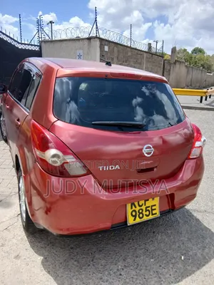 Nissan Tiida 1.6 2008 Red