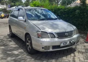 Toyota Gaia 2003 Silver