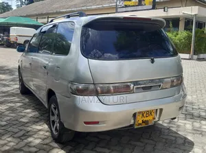 Toyota Gaia 2003 Silver