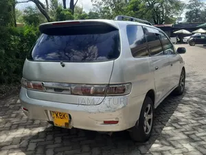 Toyota Gaia 2003 Silver