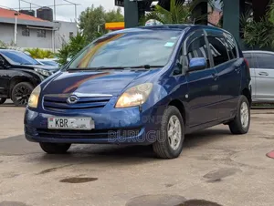 Toyota Sienta 2006 Blue