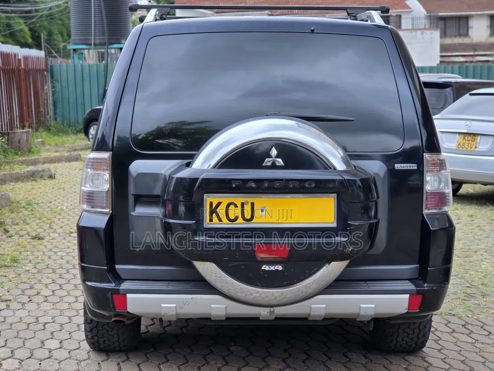 Mitsubishi Pajero 2011 Black