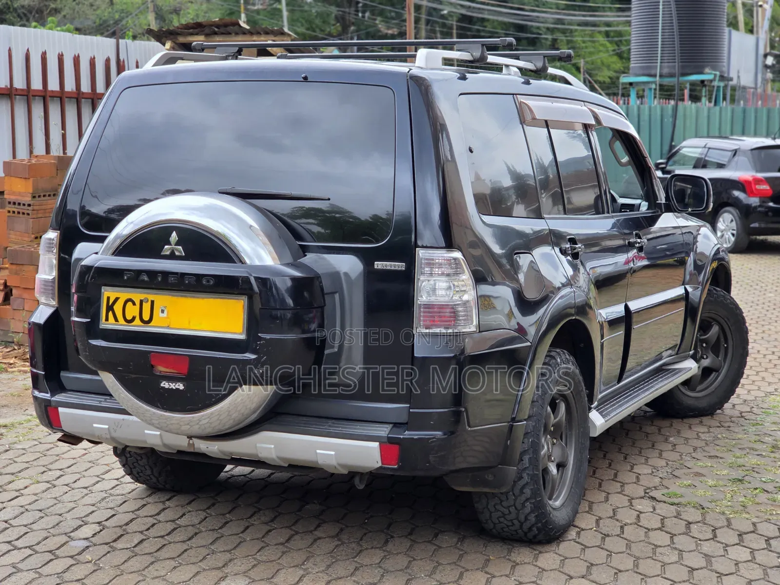 Mitsubishi Pajero 2011 Black