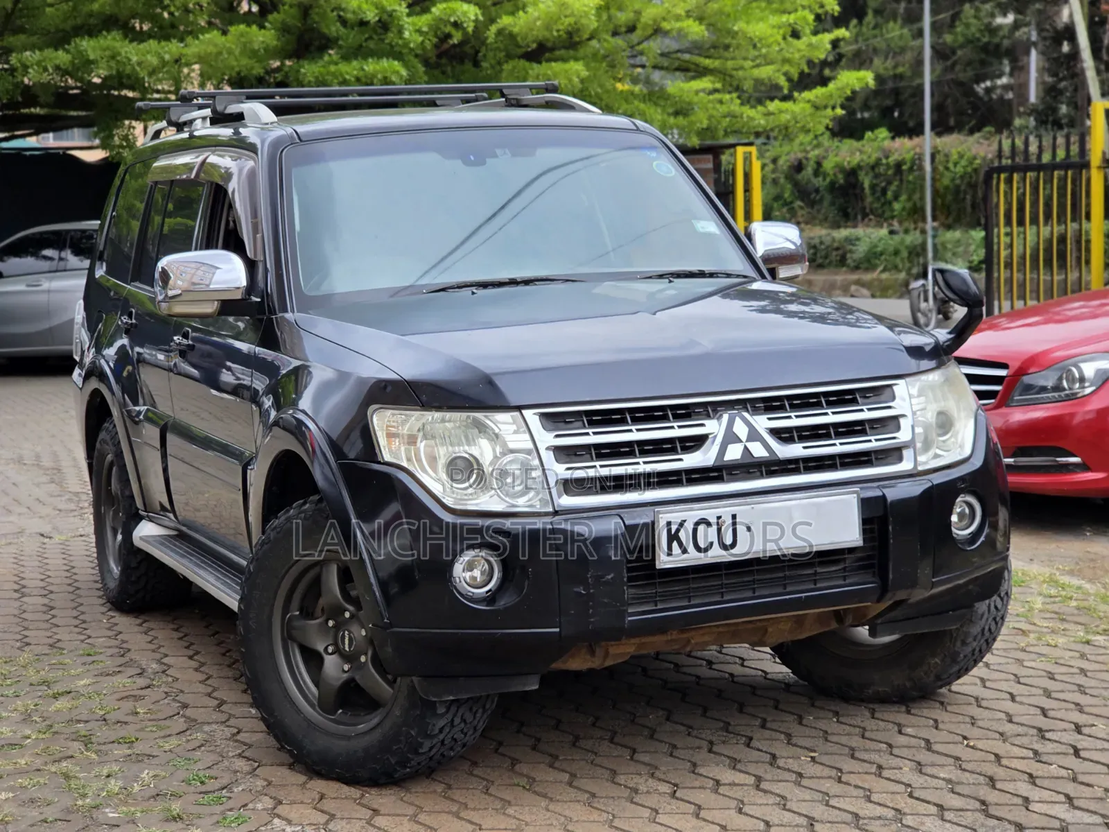 Mitsubishi Pajero 2011 Black