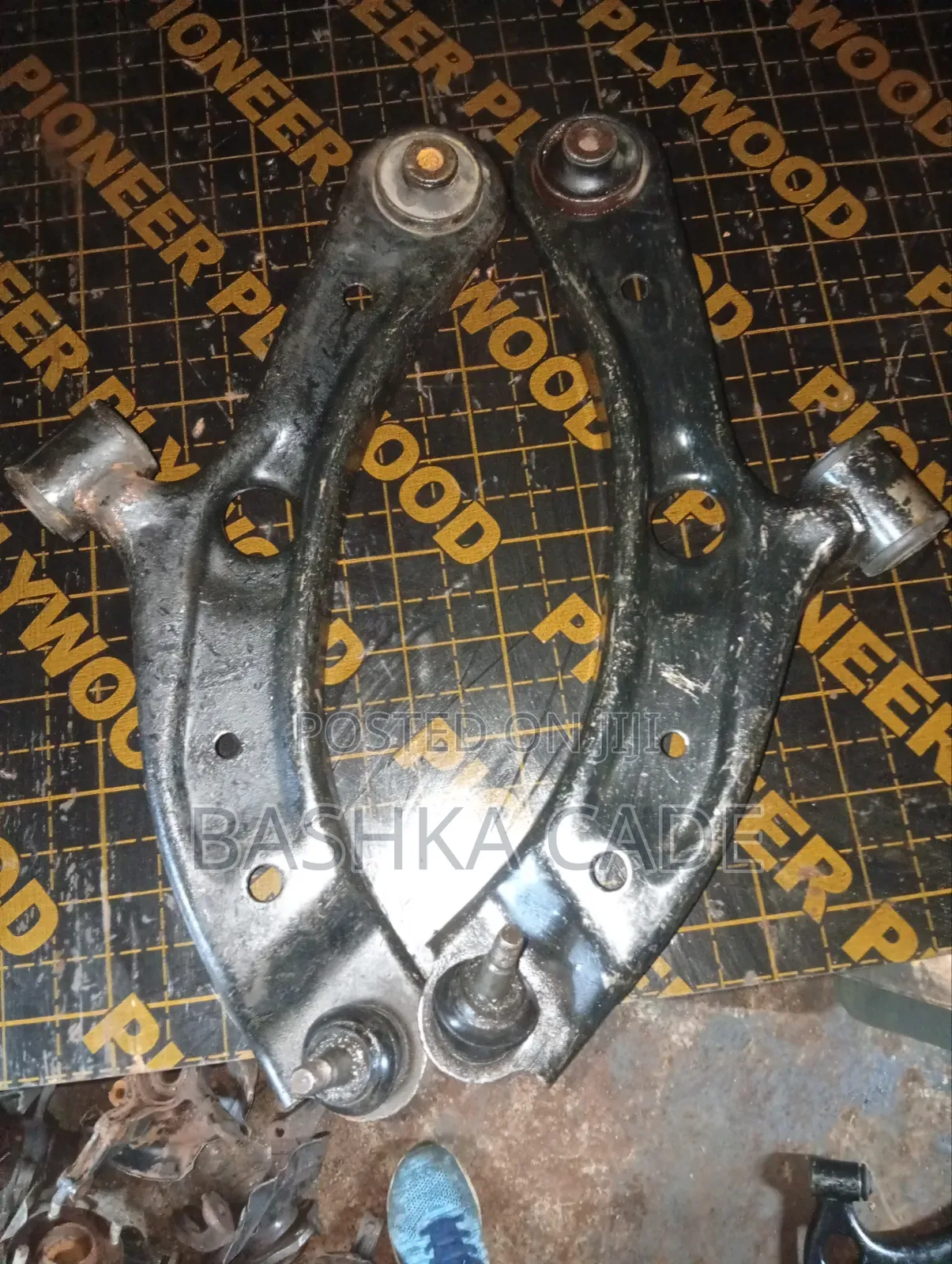 Controller Arm Suzuki Swift 2012/14