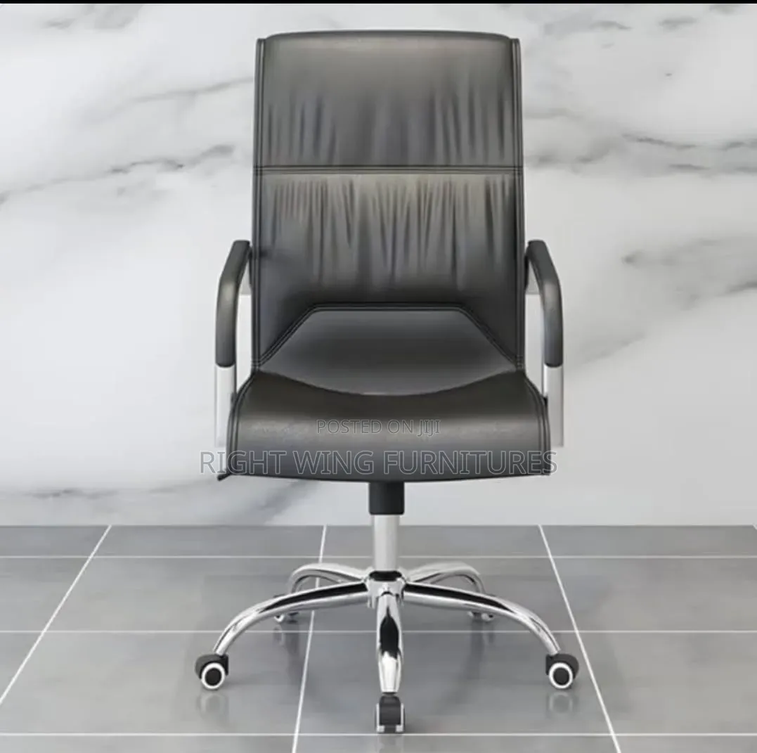 Swivel Base Boss Office Chair