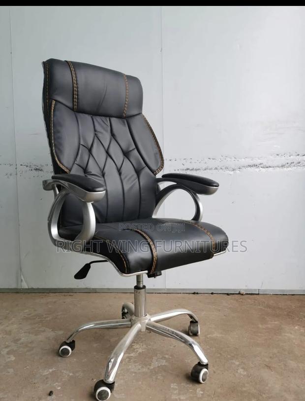 High Back Boss Rotate Office Chair