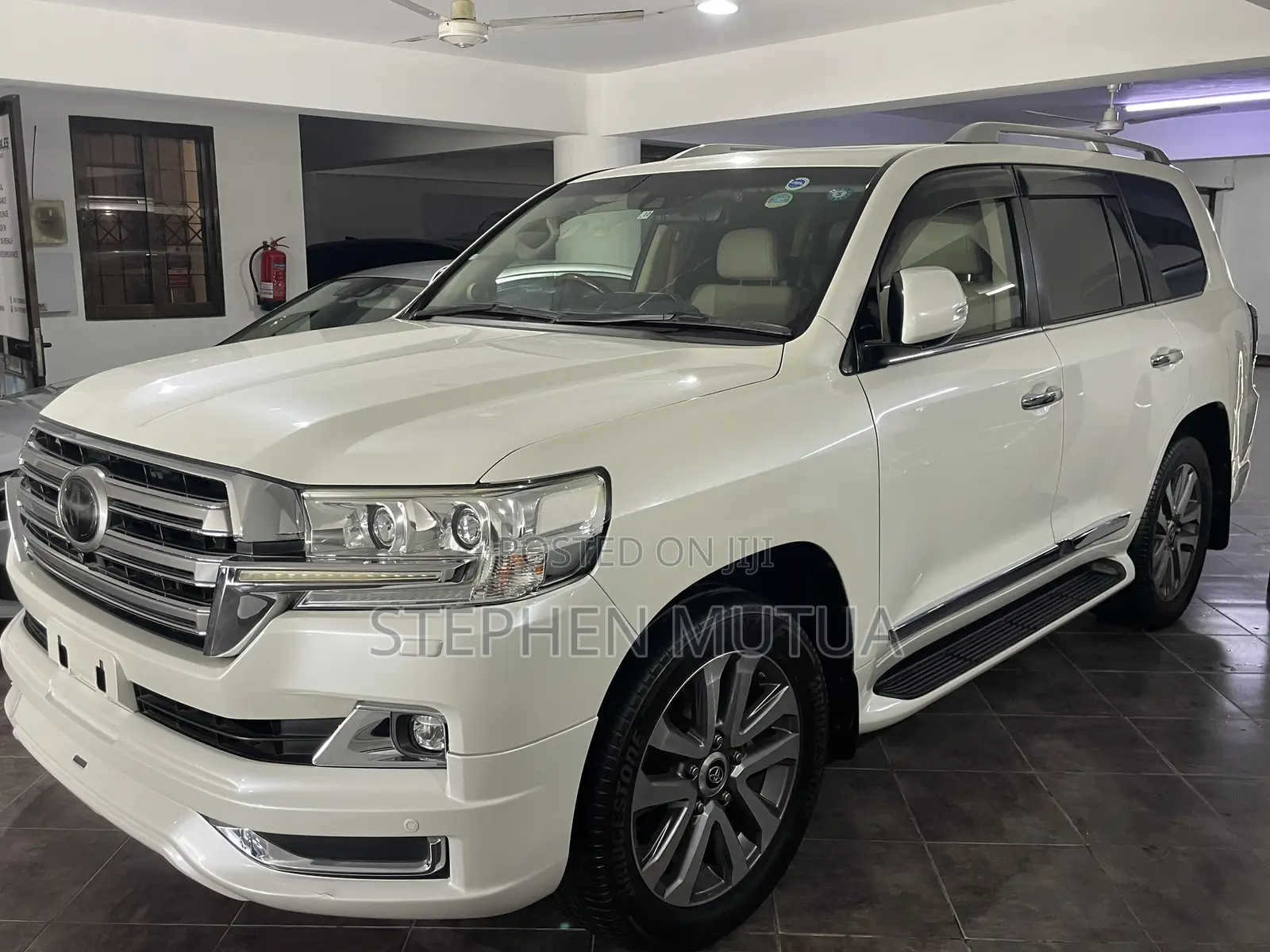 Toyota Land Cruiser 4.6 V8 ZX 2017 White
