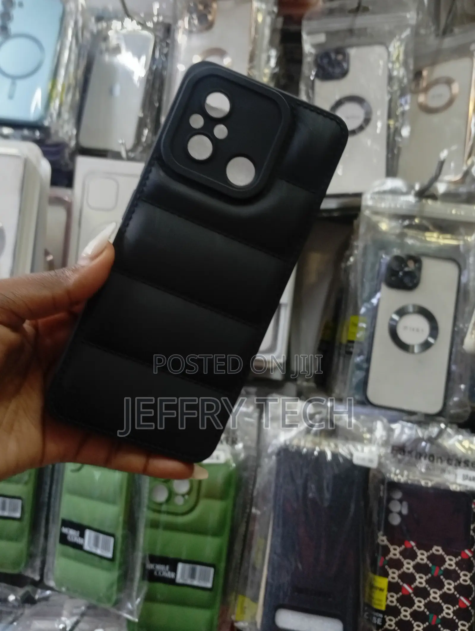 Black Puffer-Style Phone Case Is to Be With the Xiaomi Redmi 12c